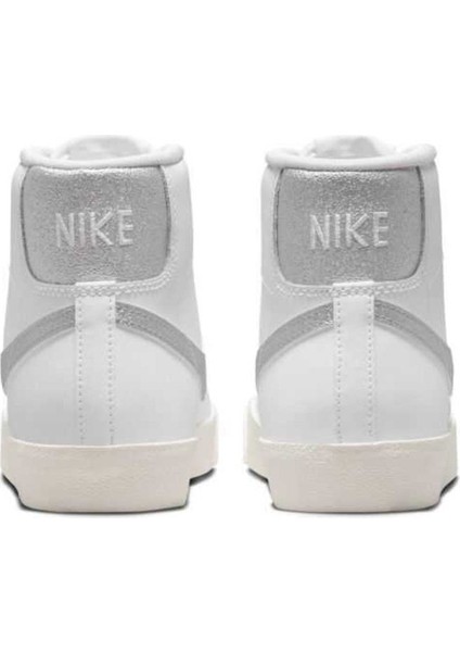 Blazer Mid '77 Essential Kadın Beyaz Sneaker Ayakkabı fırsatları