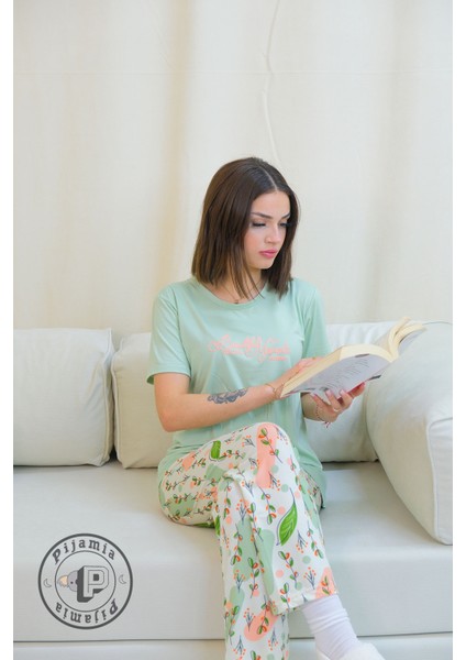 Su Yeşili Yaprak Desenli Kısa Kol Kadın Pijama Takımı