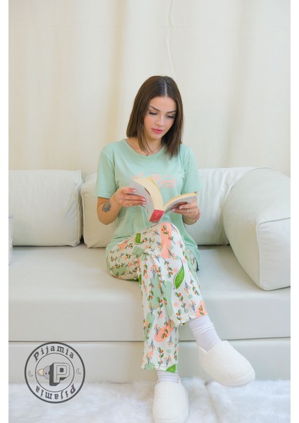 Su Yeşili Yaprak Desenli Kısa Kol Kadın Pijama Takımı modelleri