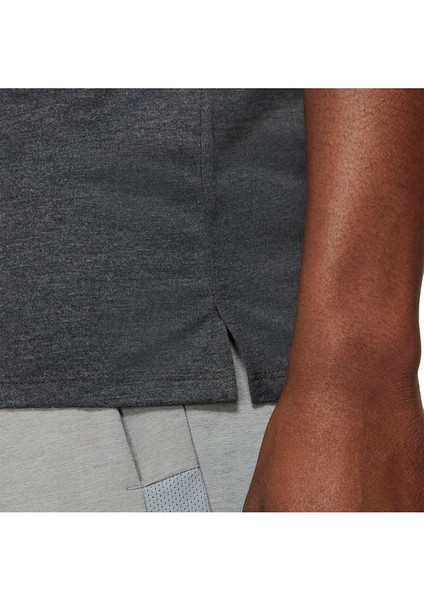 Dri-Fıt Adv Run Techknit Kısa Kollu Erkek Koşu Üstü modelleri