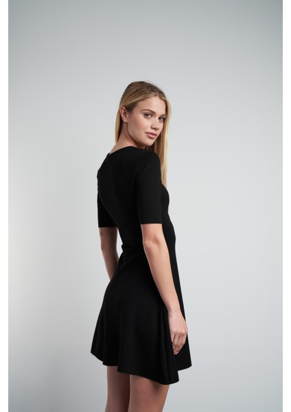 Bisiklet Yaka Kısa Kol Siyah Elbise fiyatları