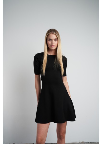 Bisiklet Yaka Kısa Kol Siyah Elbise modelleri