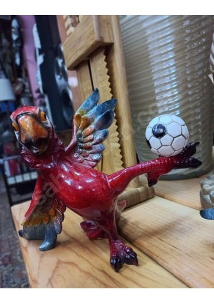 Biblo Kırmızı Futbolcu Papağan Polyester Dekoratif Obje Kalp Joga Bonito 1 Adet fiyatları