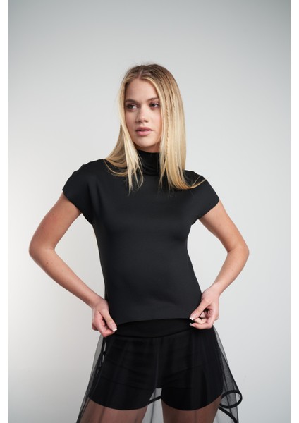 Bisiklet Yaka Kısa Siyah Bluz modelleri