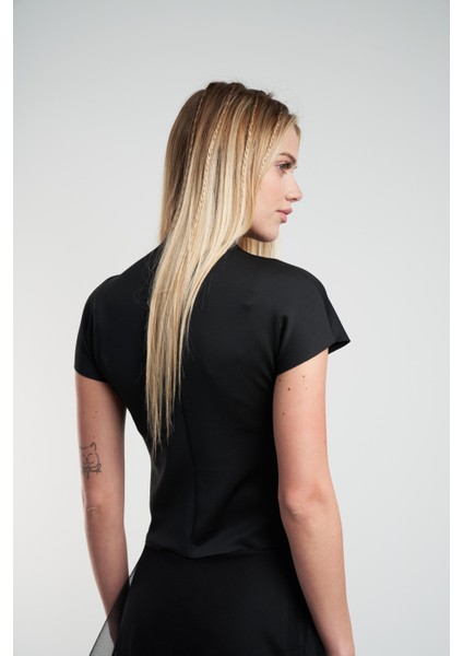 Bisiklet Yaka Kısa Siyah Bluz indirimleri