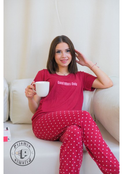 Fuşya Puantiye Desenli Kısa Kol Kadın Pijama Takımı fiyatları