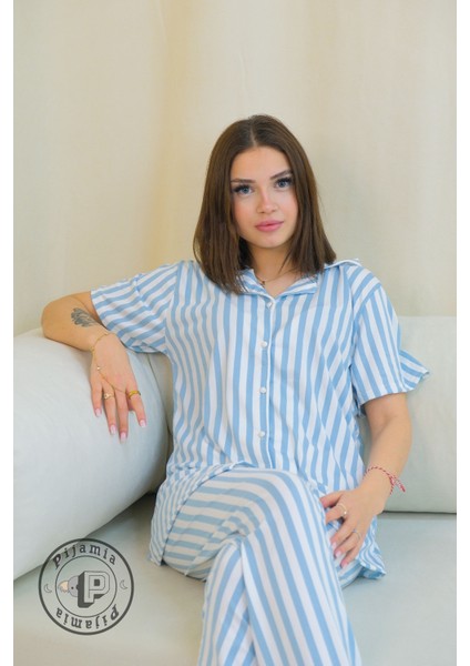 Mavi Çizgi Desenli Düğmeli Kısa Kol Kadın Pijama Takımı