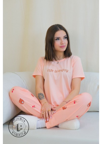 Açık Pudra Ayıcık Kiraz Desenli Kısa Kol Kadın Pijama Takımı modelleri