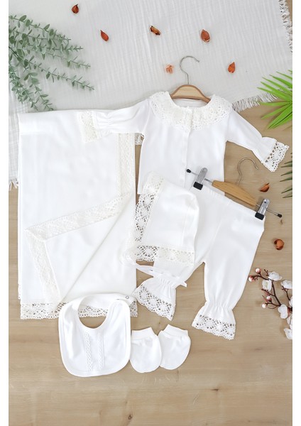 Kız Bebek Natural Pamuk Kumaş 6 Li Dantelli Lüks Battaniyeli Hastane Çıkışı Zıbın Seti STL7018