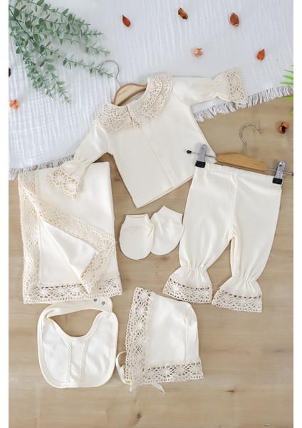 Kız Bebek Natural Pamuk Kumaş 6 Li Dantelli Lüks Battaniyeli Hastane Çıkışı Zıbın Seti STL7019