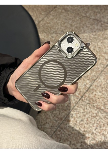 iPhone 13 ve 14 Uyumlu Titanyum Çöl Karbon Fiber Magsafe Özellikli Kılıf modelleri