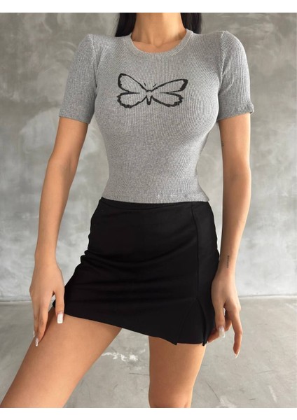 Kelebek Baskı Detaylı T-Shirt-Alparlaboutique