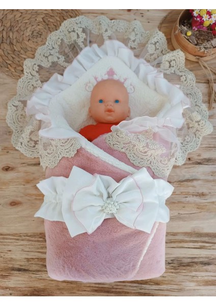 Yenidoğan Wool Yün Kumaş Taç Nakışlı Güpür Duvaklı Fiyonk Prizma Taş Unisex Kundak Bebek Battaniyesi Pembe fiyatları