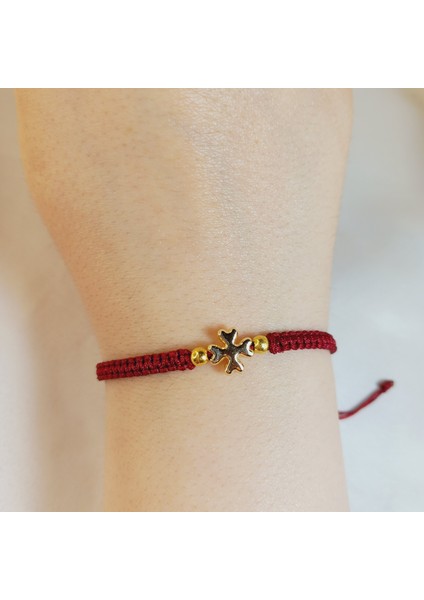 Bordo Makrome El Yapımı Altın Kaplama Haç Figürlü Bileklik, Ayarlanabilir Unisex Şans ve Koruma Takısı, Spiritüel Aksesuar, Bordo Bileklik, Haç Figürlü Takı, Hediyelik Aksesuar