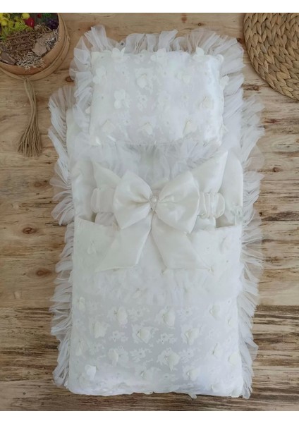 Yenidoğan Izmir Incisi Tül Işlemeli Pamuklu Fiyonklu Kundaklı Lüks 3lü Alt Açma Seti Ekru