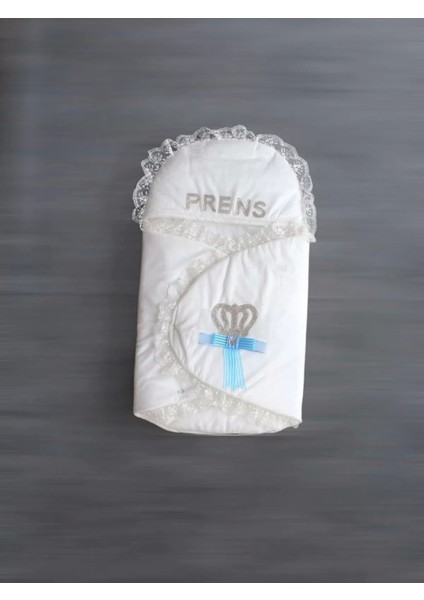 Yenidoğan Kral Taç Nakışlı Kundak Erkek Bebek Battaniyesi Ekru