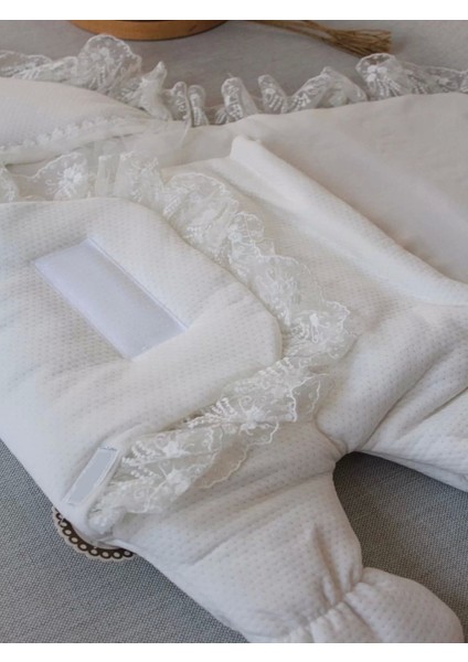 Yenidoğan Kapitone Anadolunun Kalbi Nakışlı Ayaklı Kız Erkek Bebek Battaniyesi Ekru fırsatları