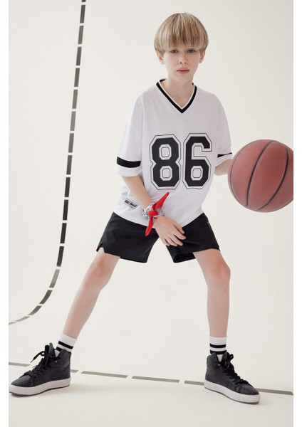 Erkek Çocuk Oversize Geniş Kalıp V Yaka Baskılı Tül Kısa Kollu Tişört F2412A825HS fiyatları