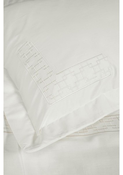 Nakışlı Saten Çift Kişilik Luxe Ekru Nevresim Takımı modelleri