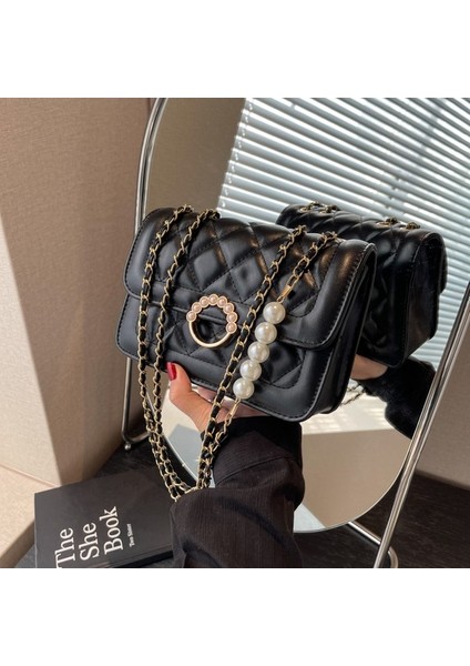 Kadın Çantaları Modaya Uygun, Çok Yönlü, Zarif ve Gündelik, Düz Renk Nakış Ipliği ve Inci Zincirli Tek Omuzlu Küçük Kare Çantadır. (Yurt Dışından)