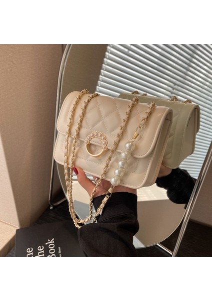 Kadın Çantaları Modaya Uygun, Çok Yönlü, Zarif ve Gündelik, Düz Renk Nakış Ipliği ve Inci Zincirli Tek Omuzlu Küçük Kare Çantadır. (Yurt Dışından)