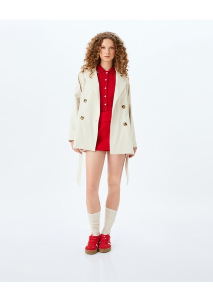 Kruvaze Yaka Düğmeli Kemerli Cep Detaylı Kısa Trençkot fiyatları
