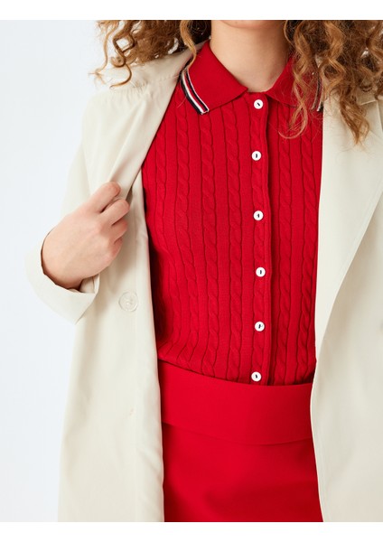 Kruvaze Yaka Düğmeli Kemerli Cep Detaylı Kısa Trençkot indirimleri