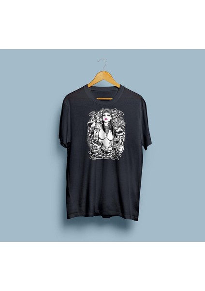 Oversize Tattoo Kadın Tasarım T-Shirt fırsatları