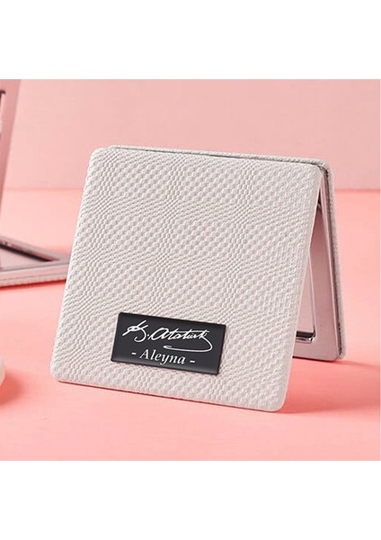 Kişiye Özel İsimli Atatürk İmza Baskılı Kare Deri Ayna Çanta, Cep ve Makyaj Aynası