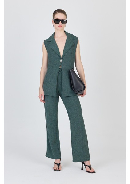 Yeşil Kolsuz Yelek ve Bol Paça Pantolon Takımı 1490