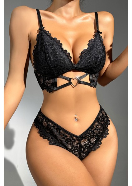Kadın Siyah Kalp Tokalı Çapraz Lastik Detaylı Dantel Iç Çamaşır Takımı