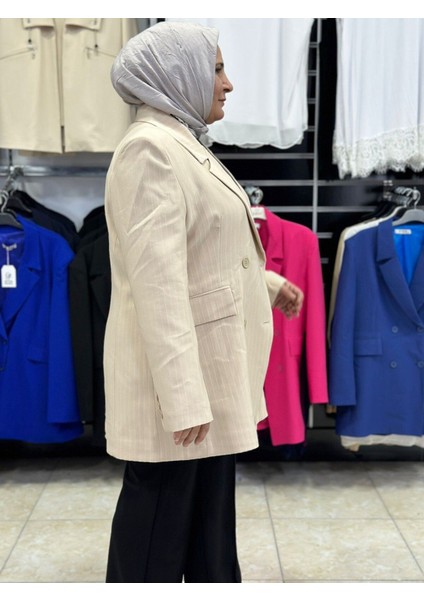 Dört Düğmeli Blazer Ceket