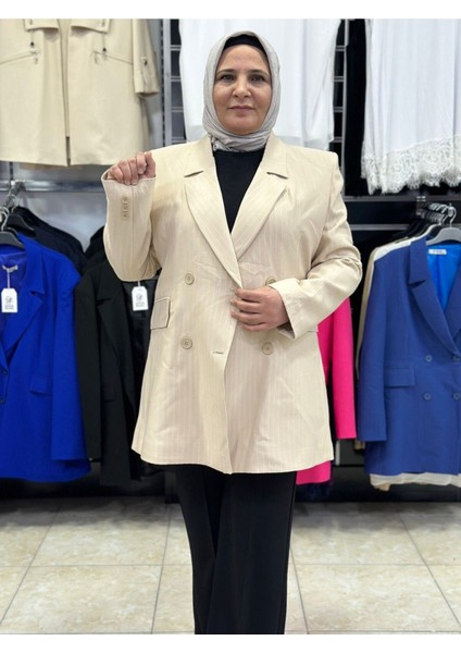 Dört Düğmeli Blazer Ceket fiyatları