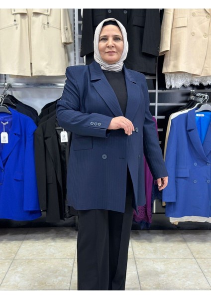 Dört Düğmeli Blazer Ceket