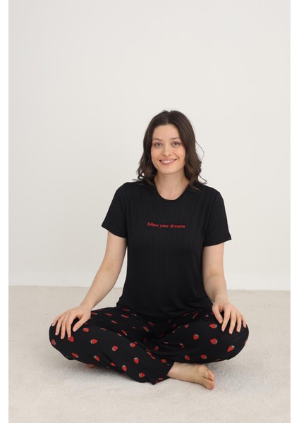 Kadın Çiçek Desenli Bisiklet Yaka Pijama Takım | Siyah 80601-1273