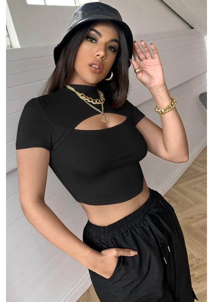 Kadın Siyah Göğüs Dekolteli Yarım Kollu Cut Out Crop Top Bluz