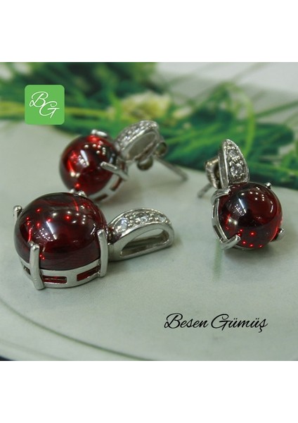 Kırmızı Bombeli Taşlı Set