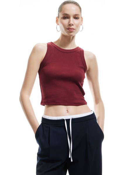 Yeni Sezon Halter Yaka Fitilli Slim Fit Crop Kadın Atlet