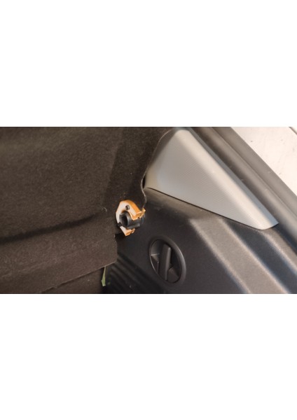 Audi A1 Yük Kapağı Klipsi