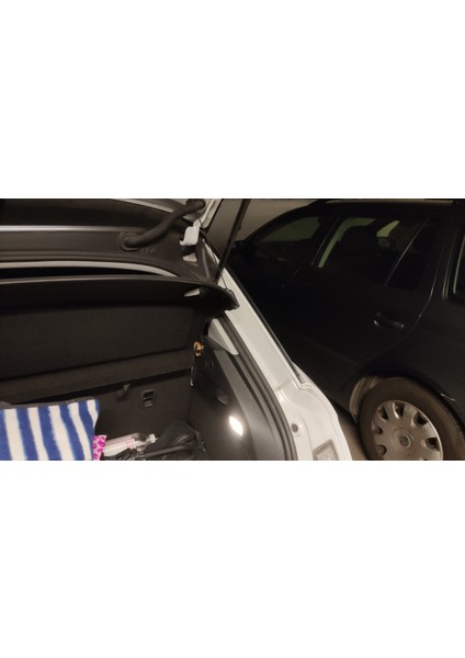 Audi A1 Yük Kapağı Klipsi