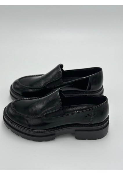 Kadın Siyah Rugan Loafer Ayakkabı