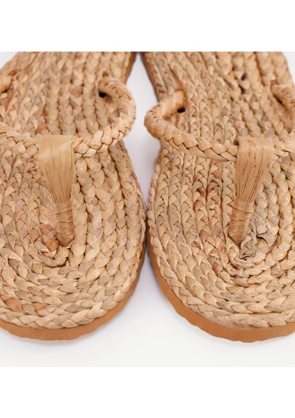 Su Sümbülü Yaprağından Örülmüş Hasır Terlik indirimleri