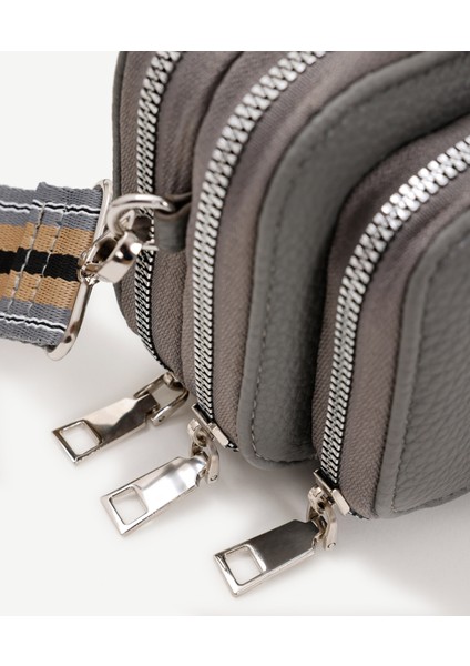 Kolon Detaylı Fermuarlı Çapraz Çanta fırsatları