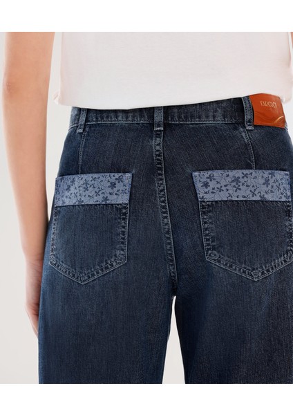 Arka Cep Detaylı Geniş Fit Denim Pantolon