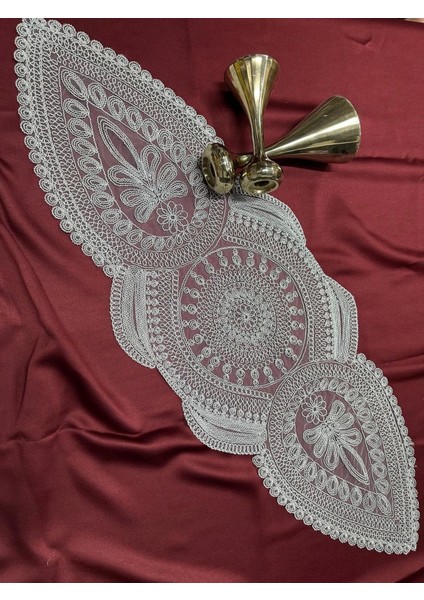 Nivemeshome Gri Işlemeli Runner