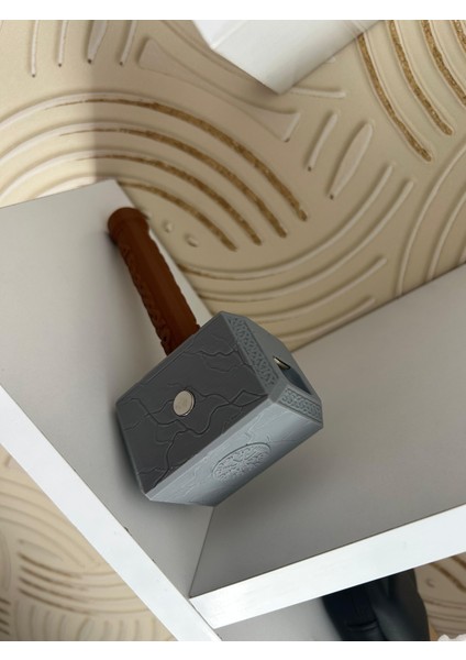 Thor’un Çekici Tasarımlı Şişe Açacağı – Mjolnir 3D Baskı, Mıknatıslı (16 Cm)