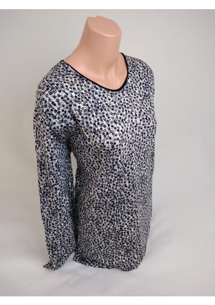 Kadın Beyaz Kahverengi Yeşil U Yaka Uzun Kollu Desenli Yırtmaçlı Dokuma Viskon Anne Penye Tişört