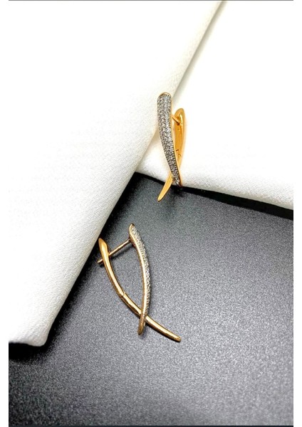 Kadın Küpe Ithal Özel Seri Zirkon Taş Çapraz V Model Kararmaz Küpe