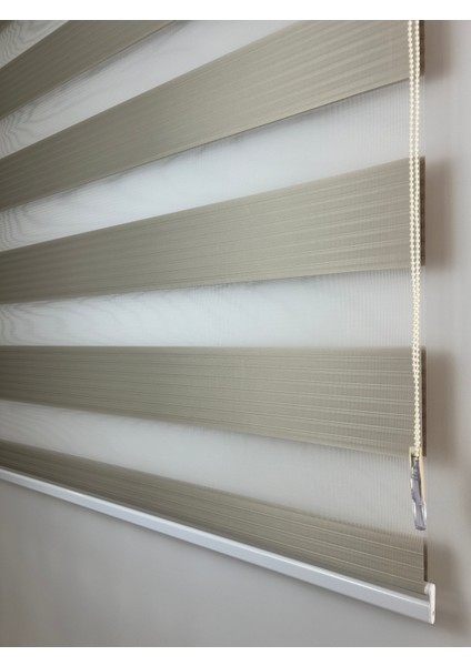 Kum Beji Pileli Zebra Stor Perde Ev/ofis Perdesi Aluminyum Sistem Zebra Stor Perde – Gece & Gündüz Kullanım, Kolay Montaj (Alüminyum Sistem)