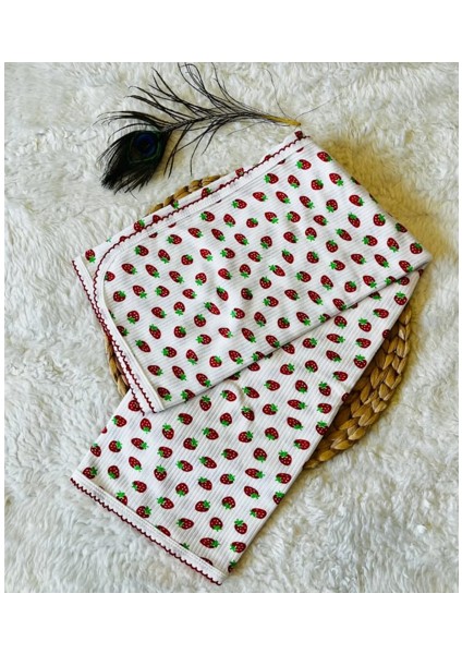 Çilek Baskılı Bebek Pijama Takımı ve Battaniye Takım Set fiyatları